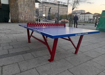 Stoni tenis na otvorenom: Novi sto u centru grada